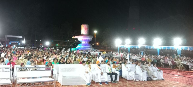 ये देश है वीर जवानों का..पर झूम उठे श्रोता
